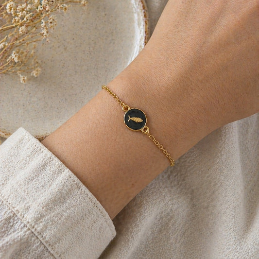 BLK-3007 Gold Zincir Siyah Mine Üzeri Balık Figürlü Bileklik