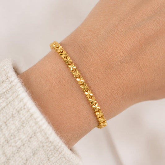 BLK-3020 Yonca Formlu Gold Dokulu Bileklik - EOS Kolektif