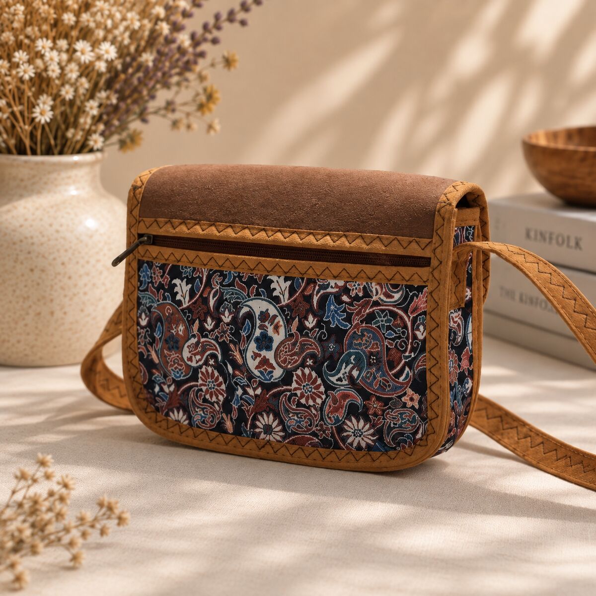 CNT-6027 Kahverengi Siyah Paisley Desenli Goblen Omuz Çantası | Eos Kolektif