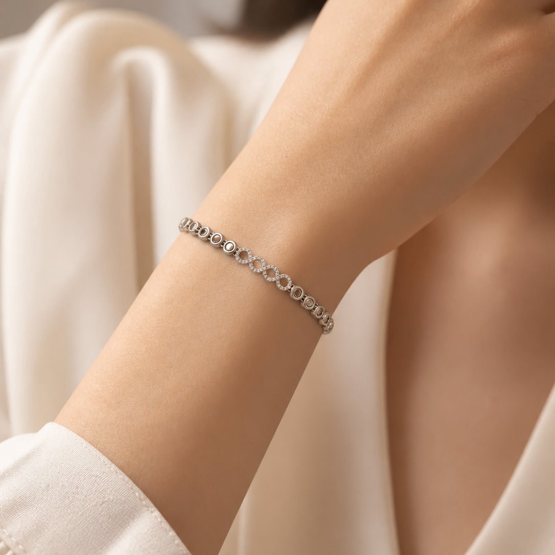 BLK - 3019 Sonsuzluk Formlu Zirkon Taşlı Gümüş Rengi Bileklik - EOS Kolektif