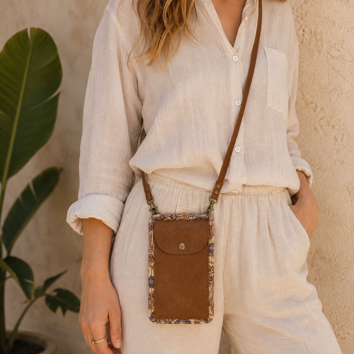 CNT-6010 Taba Krem Paisley Desenli Goblen Telefon Çantası | Eos Kolektif - EOS Kolektif