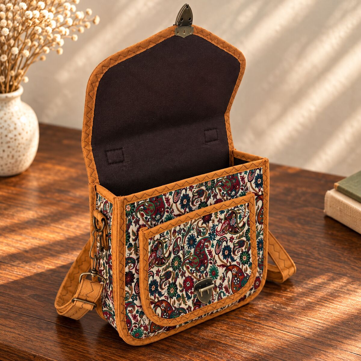 CNT-6036 Taba Krem Paisley Desenli Goblen Orta Boy Postacı Çanta | Eos Kolektif - EOS Kolektif