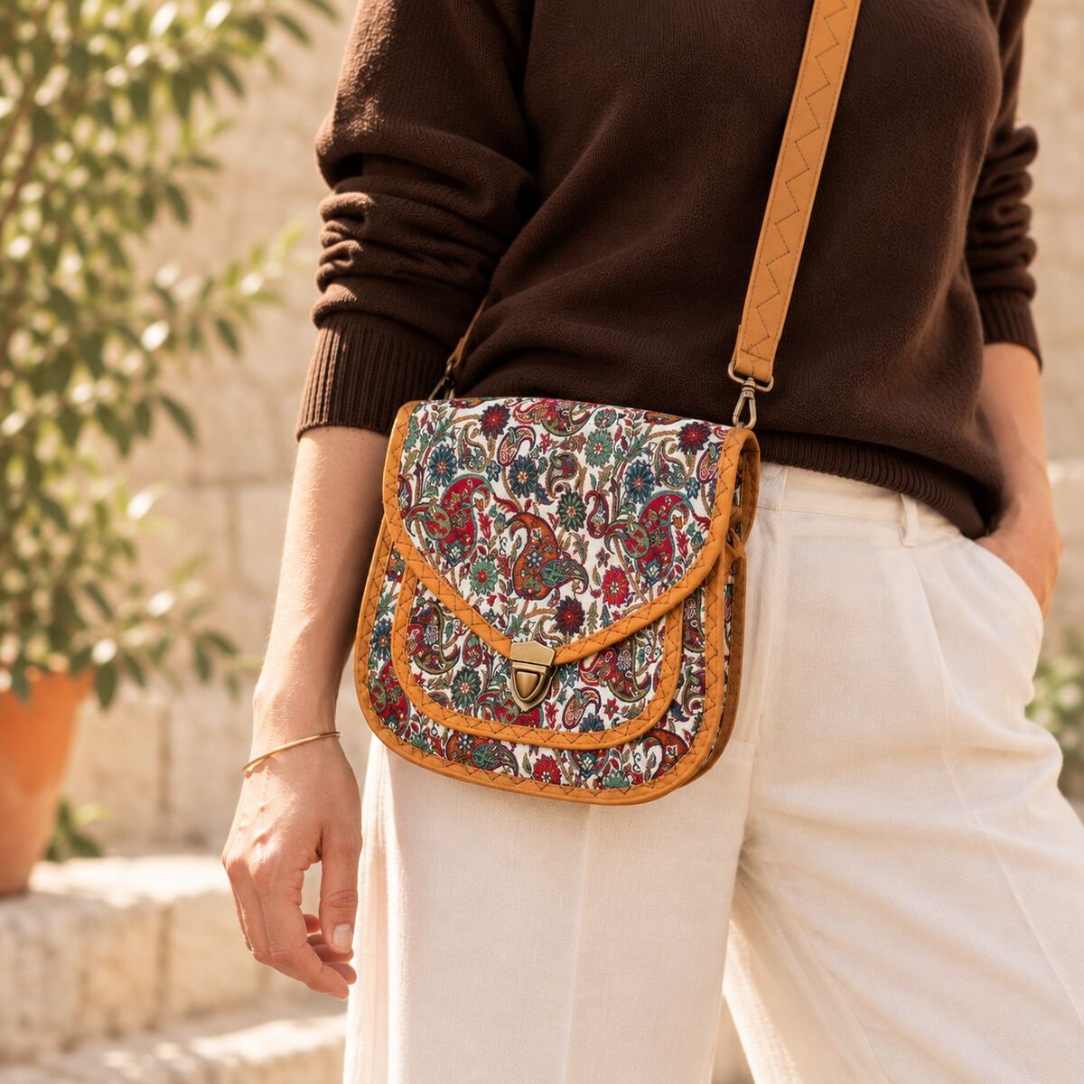 CNT-6036 Taba Krem Paisley Desenli Goblen Orta Boy Postacı Çanta | Eos Kolektif - EOS Kolektif