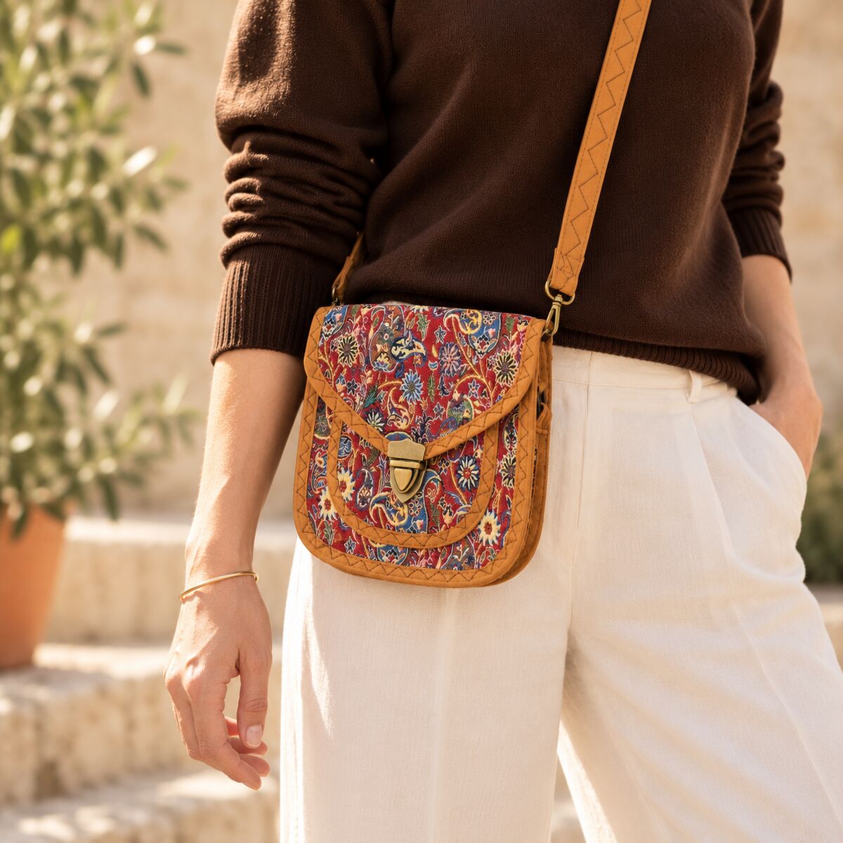 CNT-6038 Taba Kırmızı Paisley Desenli Goblen Küçük Boy Postacı Çanta | Eos Kolektif - EOS Kolektif