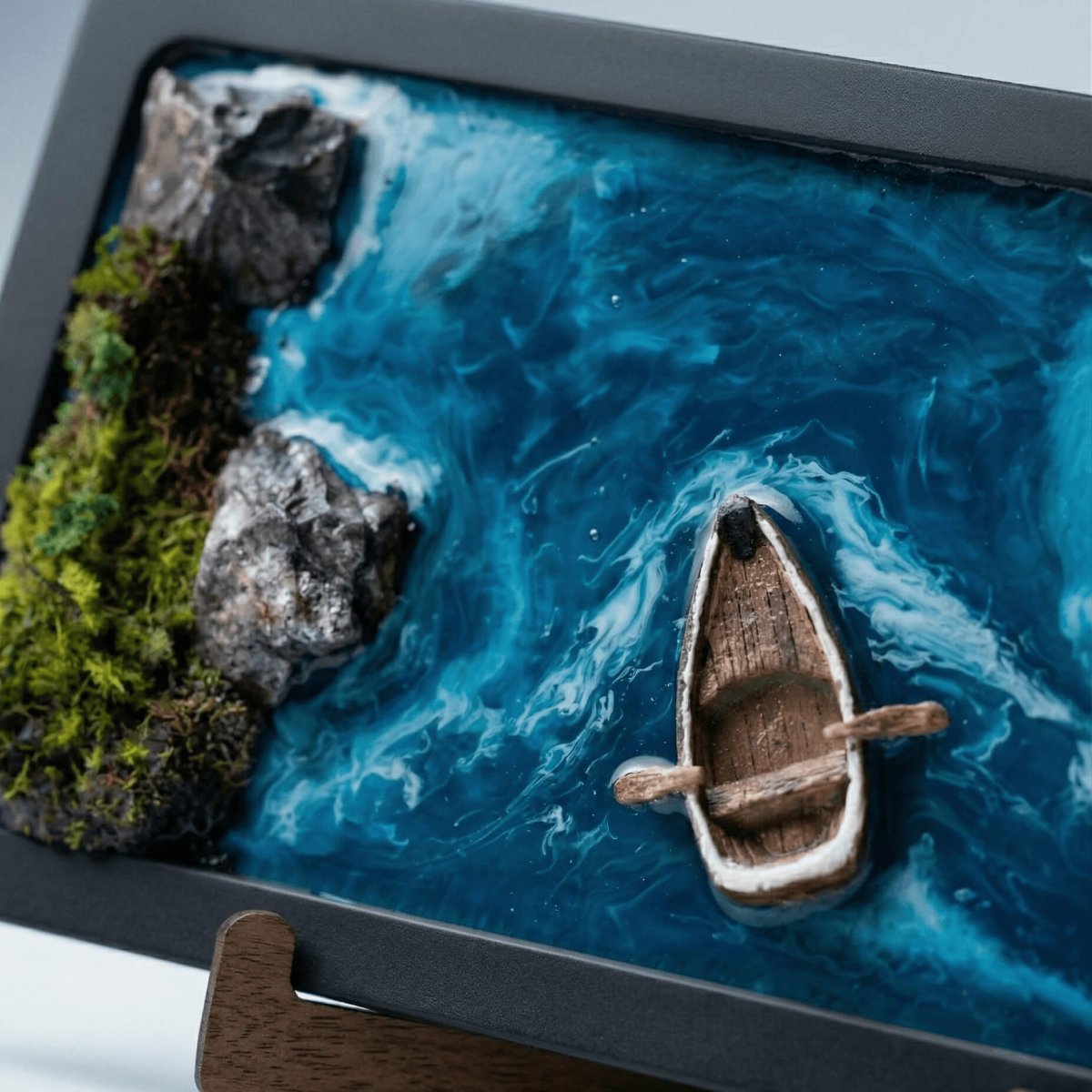 Eos Ocean Serisi - 3D El Yapımı Kil Kayık Detaylı Deniz Tablosu - (28x16 cm) - EOS Kolektif