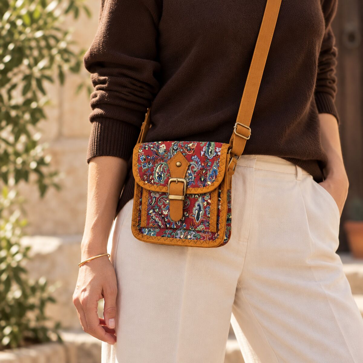 CNT-6044 Taba Kırmızı Paisley Desenli Goblen Kemer Detaylı Mini Çapraz Çanta | Eos Kolektif