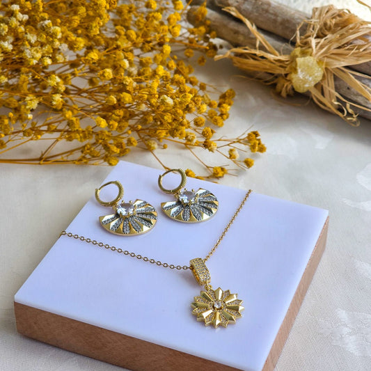 ST-13 Gold Işıltılı Çiçek Çelik Kolye ve Yelpaze Küpe Seti - EOS Kolektif